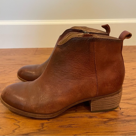 Sofft Brand Brown Leather Healed Bootie size 6 - Picture 2 of 12